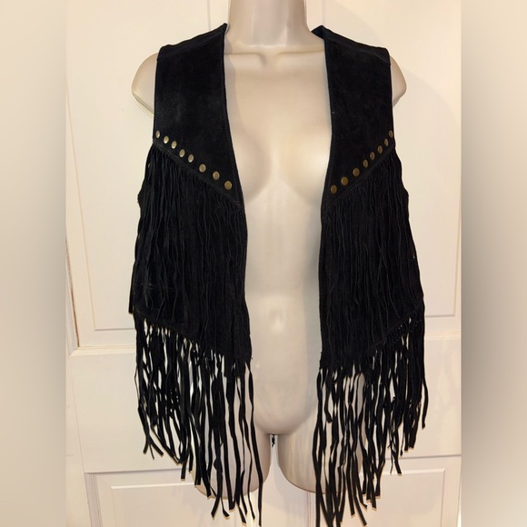 Forever 21 Black and White Star Patterned Vest - Picture 11 of 11